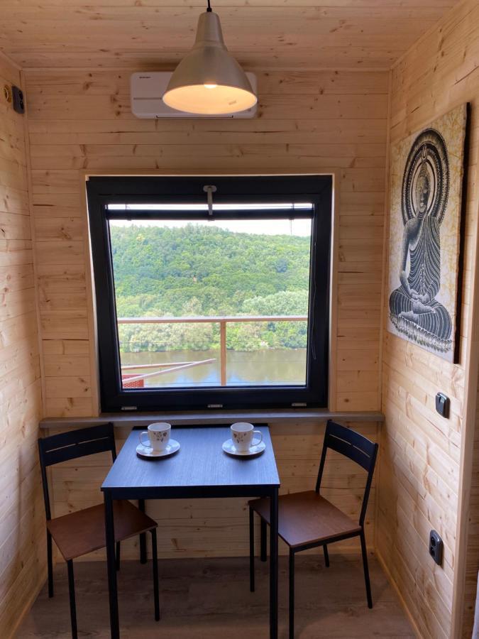 Chatka A Vyhlídka nad řekou Zdiby Exterior foto