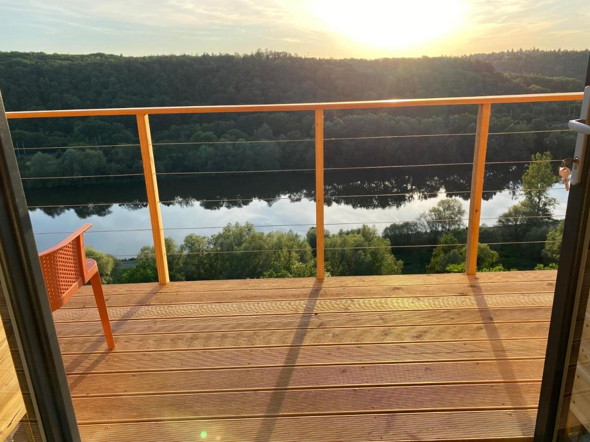 Chatka A Vyhlídka nad řekou Zdiby Exterior foto