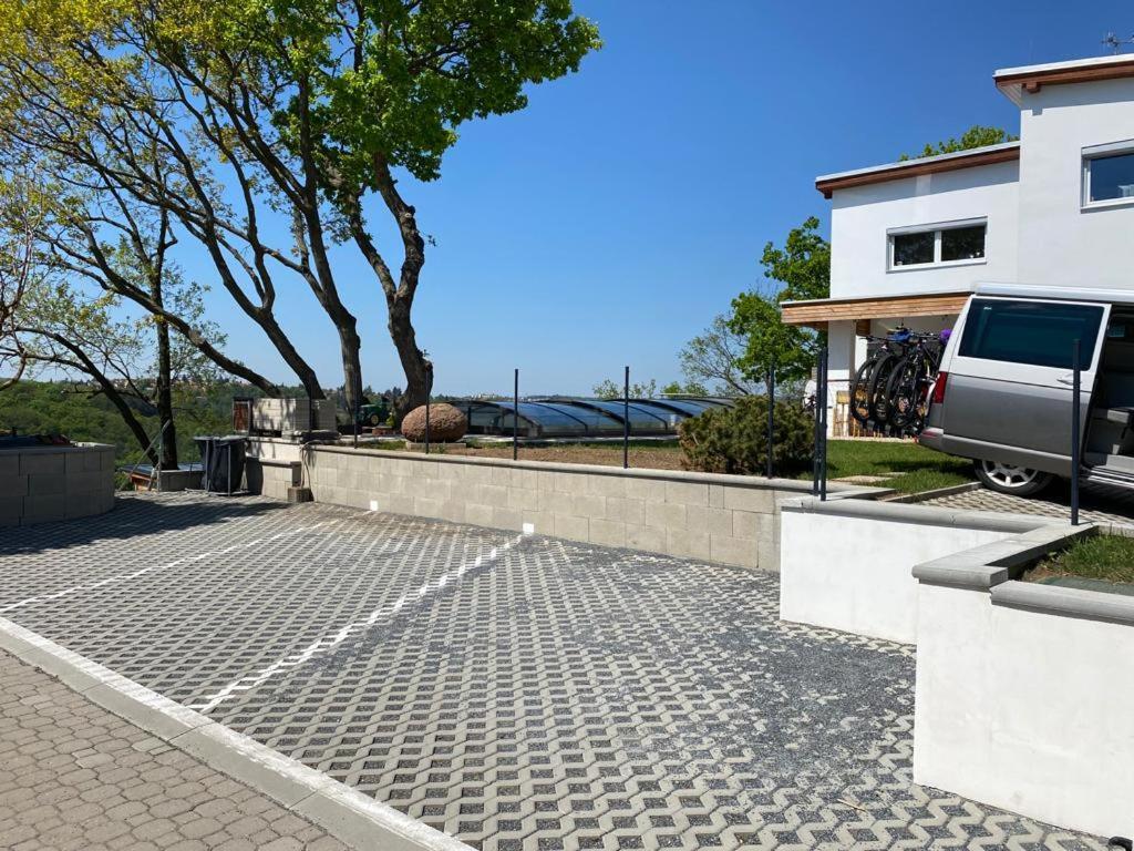 Chatka A Vyhlídka nad řekou Zdiby Exterior foto